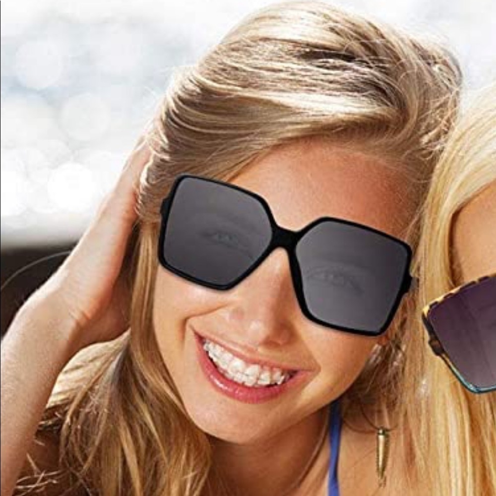 Black Luxury Oversized Square Shape Sunglasses - Picture 3 of 12